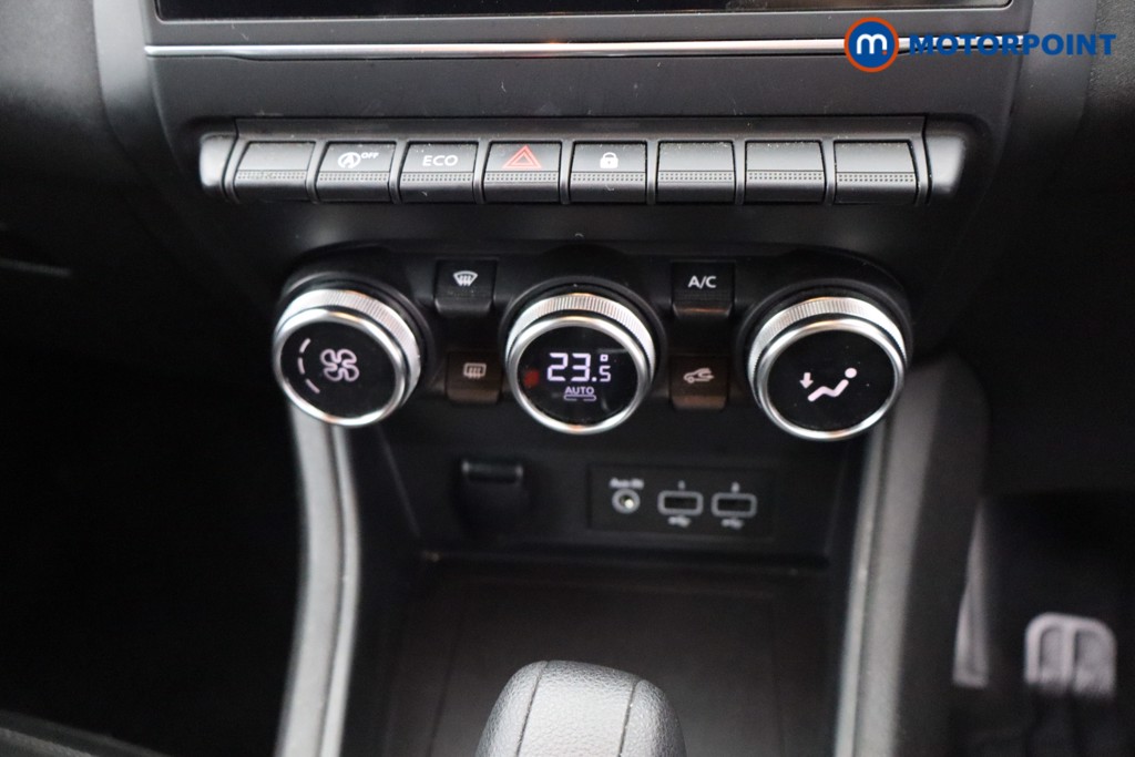 Renault Captur Iconic Automatic Petrol SUV - Stock Number (1578008) - 12th supplementary image