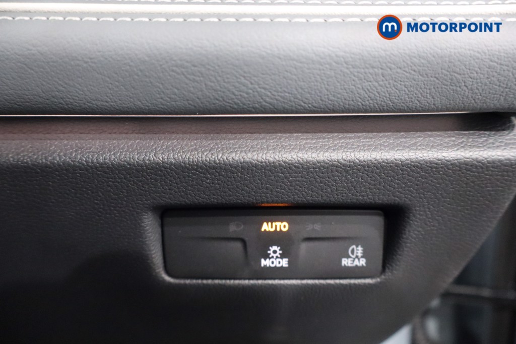 Volkswagen Passat Life Automatic Petrol Plug-In Hybrid Estate - Stock Number (1578108) - 22nd supplementary image