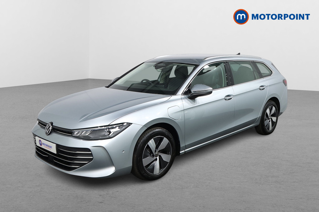 Volkswagen Passat Life Automatic Petrol Plug-In Hybrid Estate - Stock Number (1578118) - Passenger side front corner