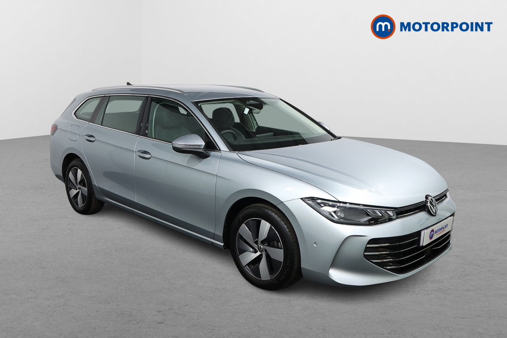 Volkswagen Passat Life Automatic Petrol Plug-In Hybrid Estate - Stock Number (1578118) - Drivers side front corner