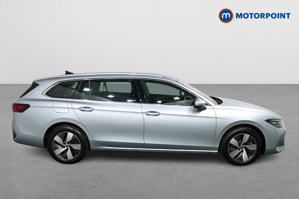 Volkswagen Passat Life Automatic Petrol Plug-In Hybrid Estate - Stock Number (1578118) - Drivers side