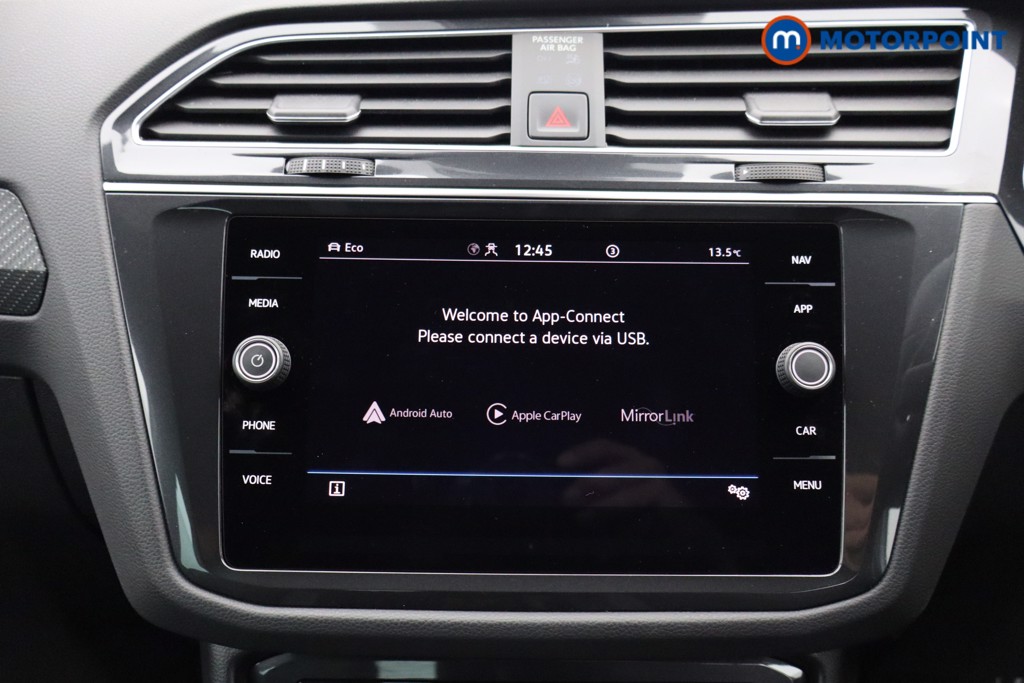 Volkswagen Tiguan R-Line Automatic Petrol SUV - Stock Number (1578295) - 2nd supplementary image