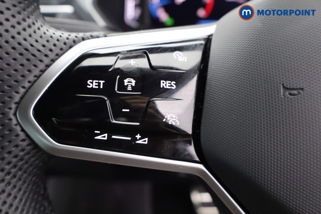 Volkswagen Tiguan R-Line Automatic Petrol SUV - Stock Number (1578295) - 14th supplementary image