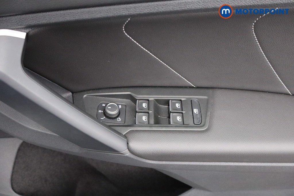 Volkswagen Tiguan R-Line Automatic Petrol SUV - Stock Number (1578295) - 17th supplementary image
