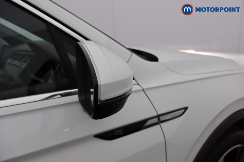 Volkswagen Tiguan R-Line Automatic Petrol SUV - Stock Number (1578295) - 19th supplementary image