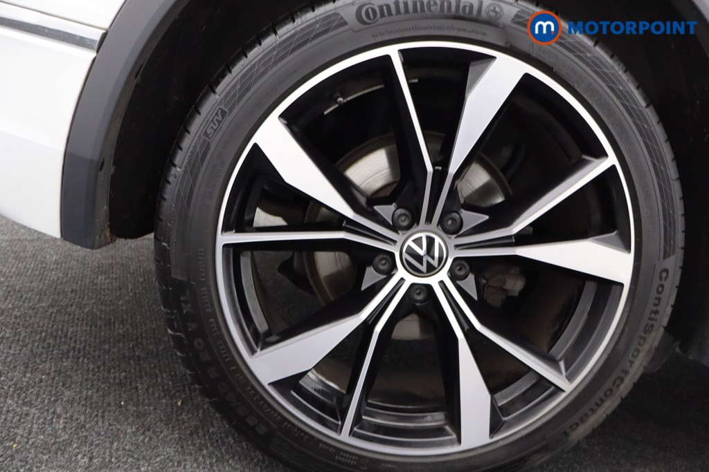 Volkswagen Tiguan R-Line Automatic Petrol SUV - Stock Number (1578295) - 32nd supplementary image
