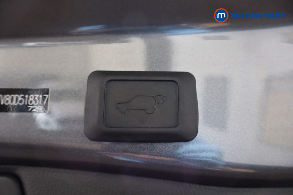 Toyota Rav4 Design Automatic Petrol-Electric Hybrid SUV - Stock Number (1578303) - 38th supplementary image