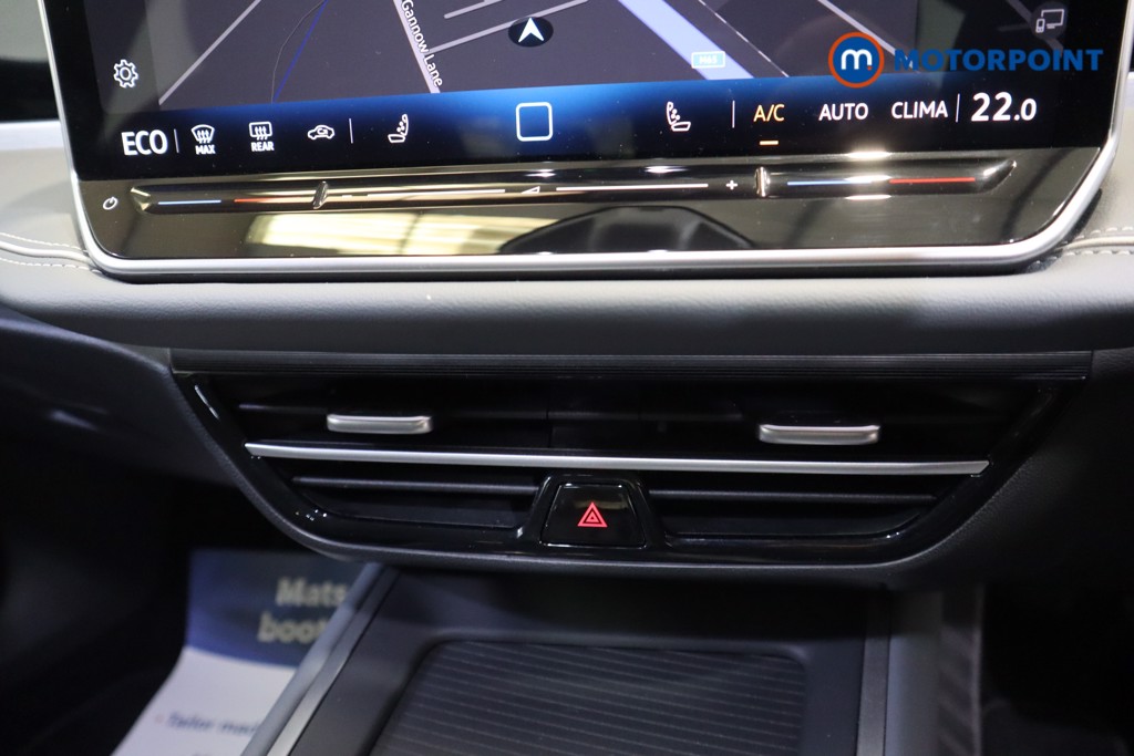 Volkswagen Passat Life Automatic Petrol Plug-In Hybrid Estate - Stock Number (1578389) - 5th supplementary image