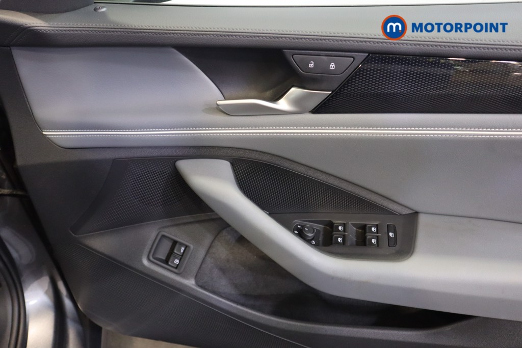 Volkswagen Passat Life Automatic Petrol Plug-In Hybrid Estate - Stock Number (1578389) - 7th supplementary image
