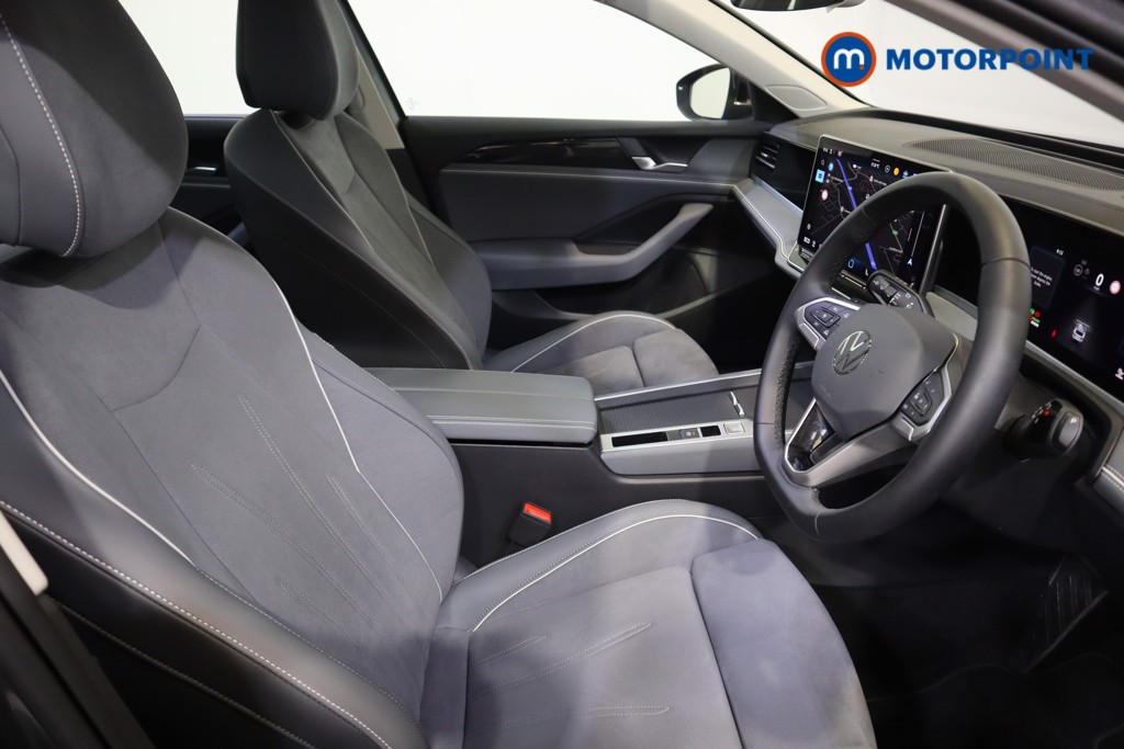 Volkswagen Passat Life Automatic Petrol Plug-In Hybrid Estate - Stock Number (1578389) - 13th supplementary image