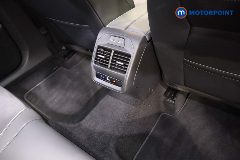 Volkswagen Passat Life Automatic Petrol Plug-In Hybrid Estate - Stock Number (1578389) - 14th supplementary image