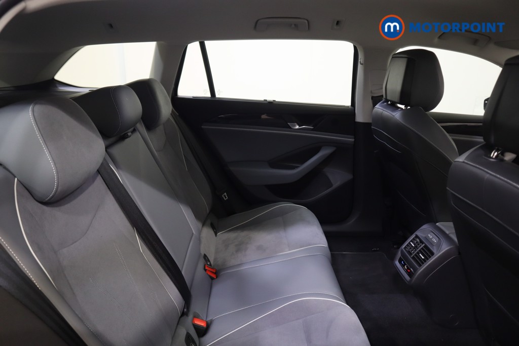 Volkswagen Passat Life Automatic Petrol Plug-In Hybrid Estate - Stock Number (1578389) - 15th supplementary image