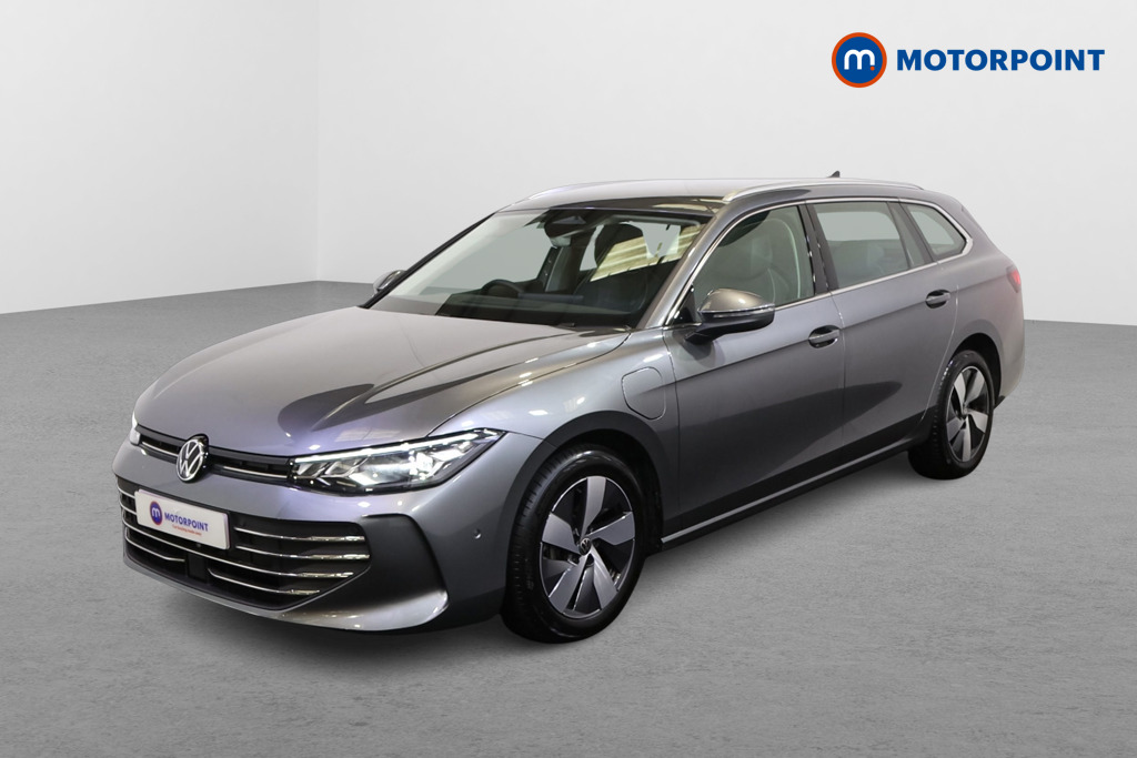 Volkswagen Passat Life Automatic Petrol Plug-In Hybrid Estate - Stock Number (1578389) - Passenger side front corner