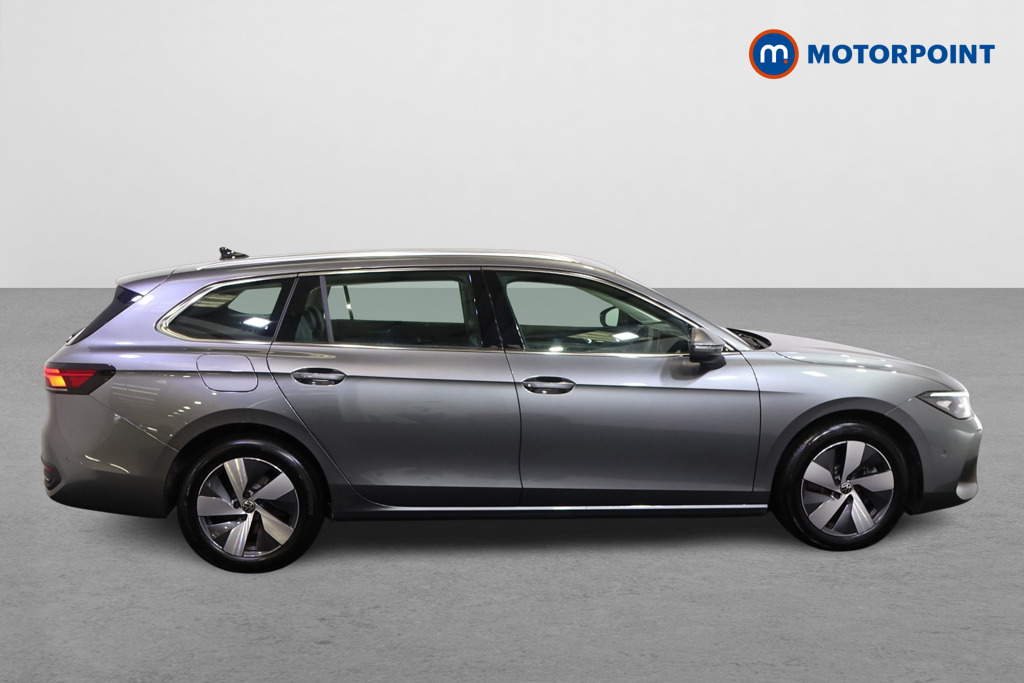 Volkswagen Passat Life Automatic Petrol Plug-In Hybrid Estate - Stock Number (1578389) - Drivers side