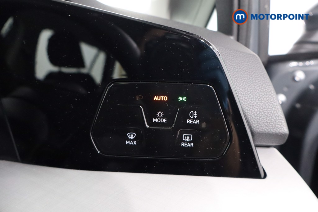 Volkswagen Golf Life Manual Diesel Estate - Stock Number (1578978) - 21st supplementary image
