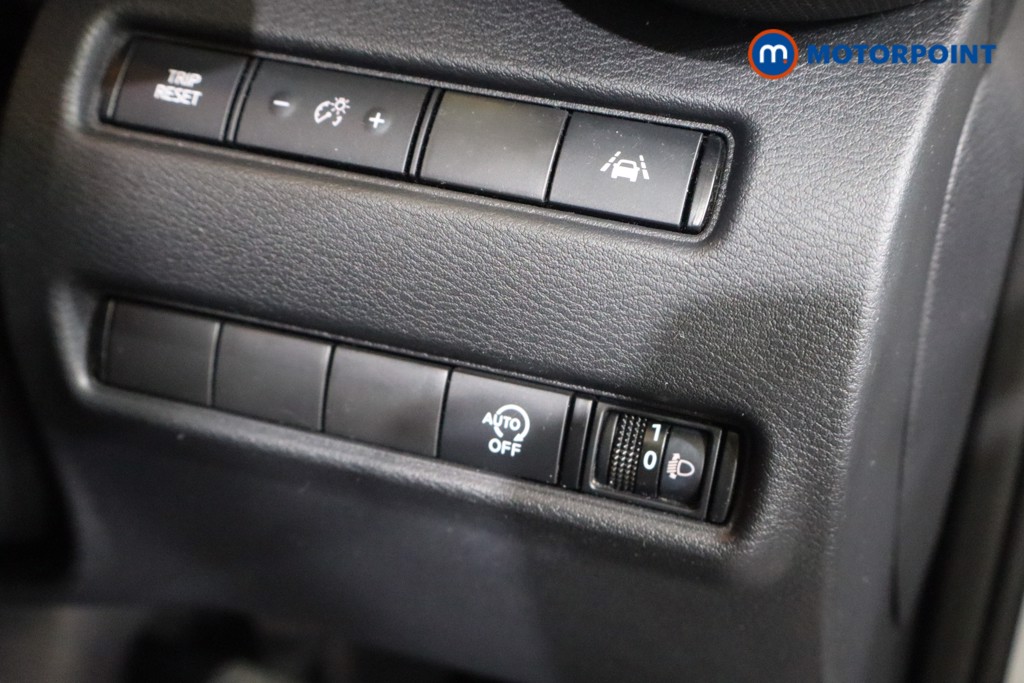 Nissan Juke Acenta Automatic Petrol SUV - Stock Number (1560825) - 4th supplementary image