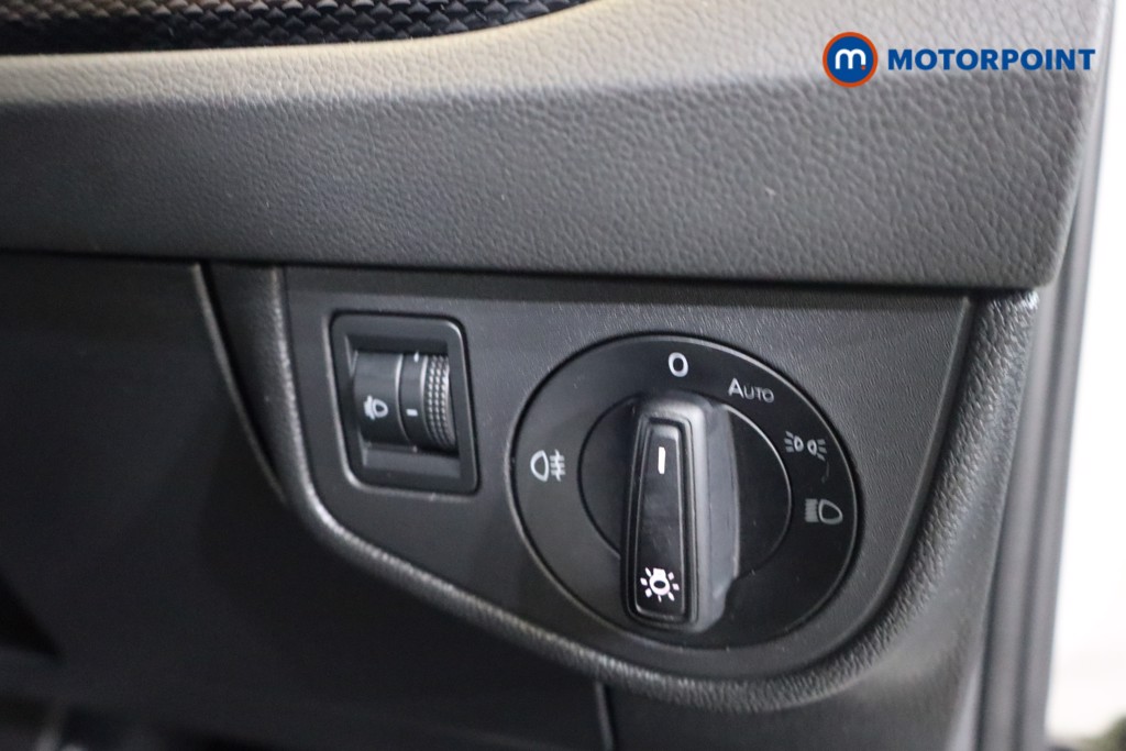 Volkswagen Polo Life Automatic Petrol Hatchback - Stock Number (1574611) - 5th supplementary image