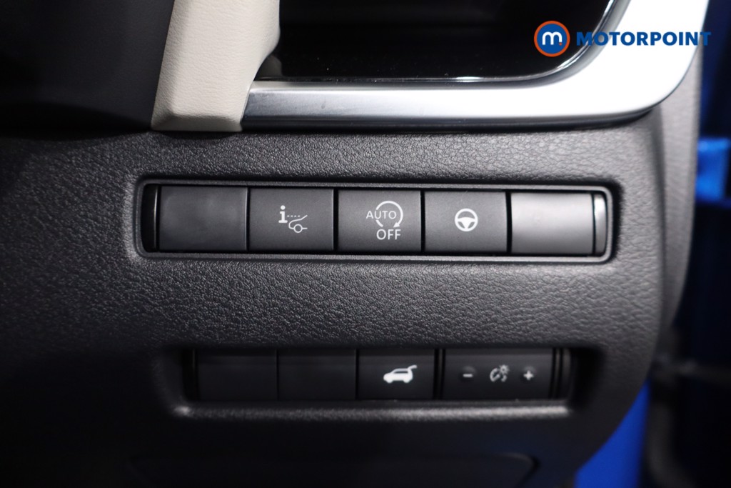 Nissan Qashqai Tekna Manual Petrol SUV - Stock Number (1576296) - 18th supplementary image