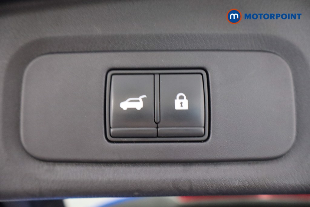 Nissan Qashqai Tekna Manual Petrol SUV - Stock Number (1576296) - 36th supplementary image