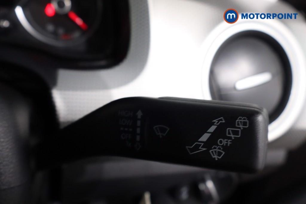 Volkswagen UP High Up Automatic Petrol Hatchback - Stock Number (1576568) - 17th supplementary image