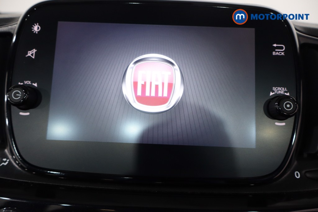 Fiat 500 Lounge Manual Petrol-Electric Hybrid Hatchback - Stock Number (1578013) - 2nd supplementary image