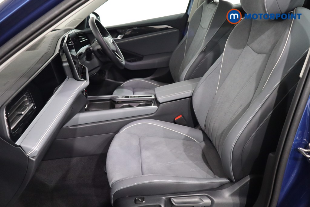 Volkswagen Passat Life Automatic Petrol Plug-In Hybrid Estate - Stock Number (1578142) - 4th supplementary image