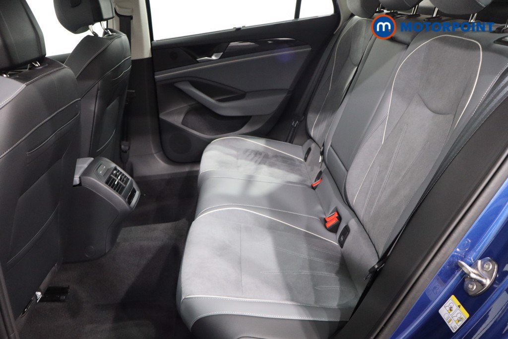 Volkswagen Passat Life Automatic Petrol Plug-In Hybrid Estate - Stock Number (1578142) - 5th supplementary image