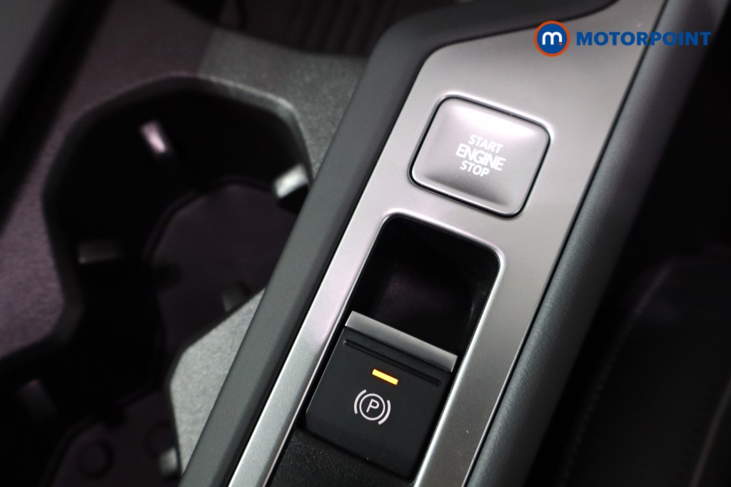 Volkswagen Passat Life Automatic Petrol Plug-In Hybrid Estate - Stock Number (1578142) - 13th supplementary image