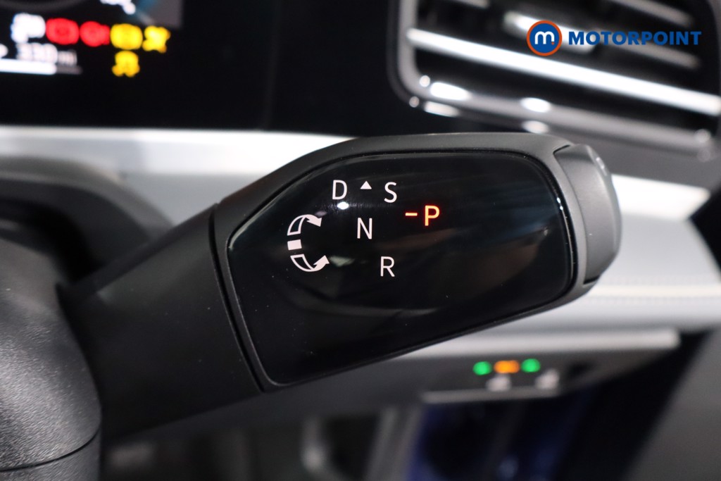 Volkswagen Passat Life Automatic Petrol Plug-In Hybrid Estate - Stock Number (1578142) - 14th supplementary image
