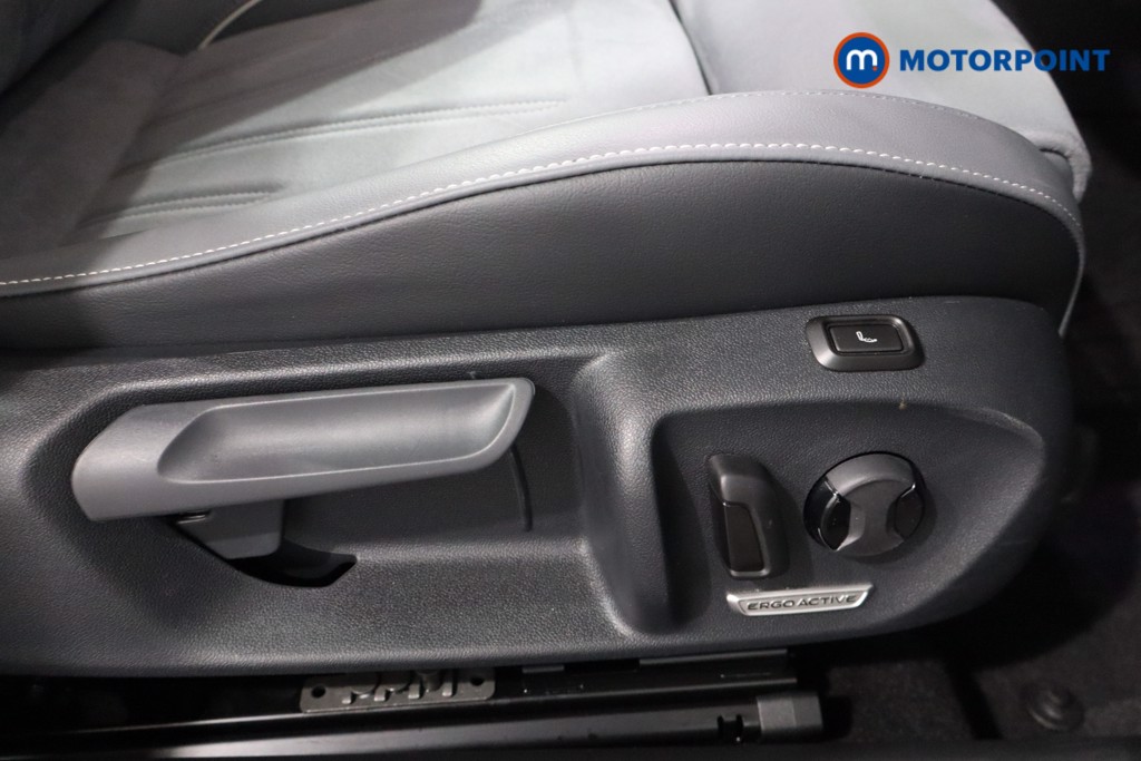 Volkswagen Passat Life Automatic Petrol Plug-In Hybrid Estate - Stock Number (1578142) - 22nd supplementary image