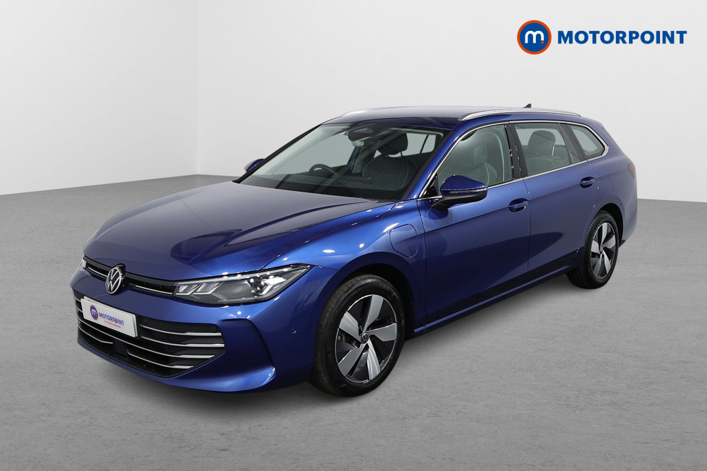 Volkswagen Passat Life Automatic Petrol Plug-In Hybrid Estate - Stock Number (1578142) - Passenger side front corner