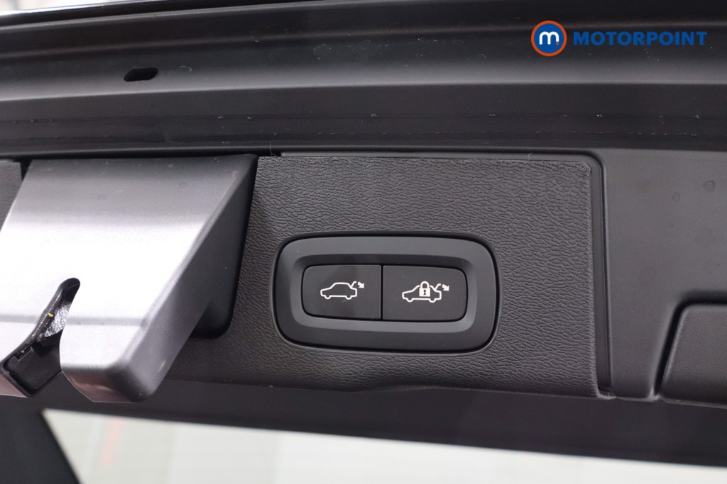 Volvo Xc60 Plus Black Edition Automatic Petrol SUV - Stock Number (1572785) - 31st supplementary image