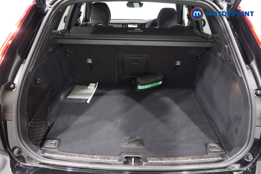 Volvo Xc60 Plus Black Edition Automatic Petrol SUV - Stock Number (1572785) - 32nd supplementary image
