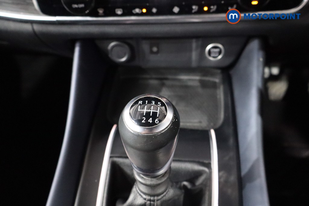 Nissan Qashqai Tekna Manual Petrol SUV - Stock Number (1576297) - 18th supplementary image