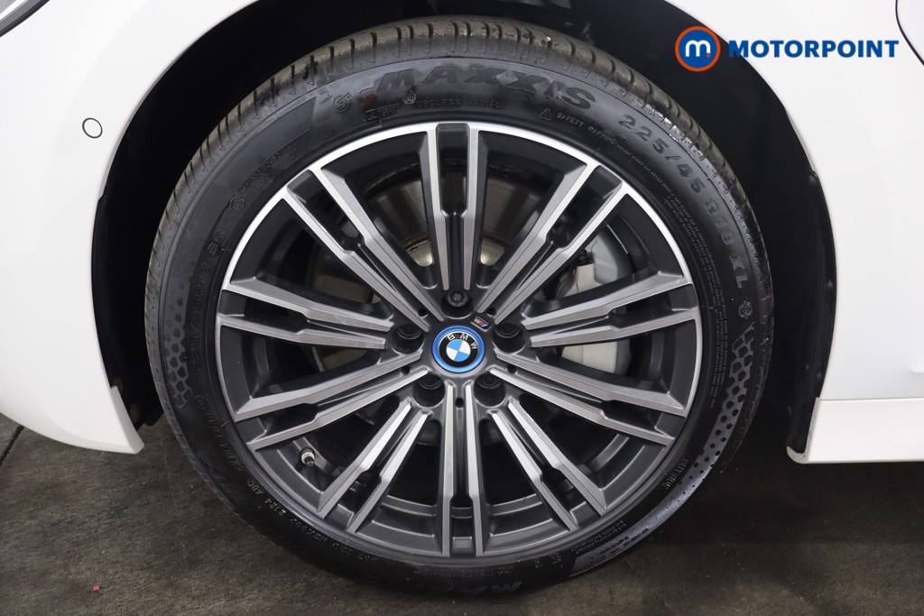 BMW 3 Series M Sport Automatic Petrol Plug-In Hybrid Saloon - Stock Number (1576592) - 28th supplementary image