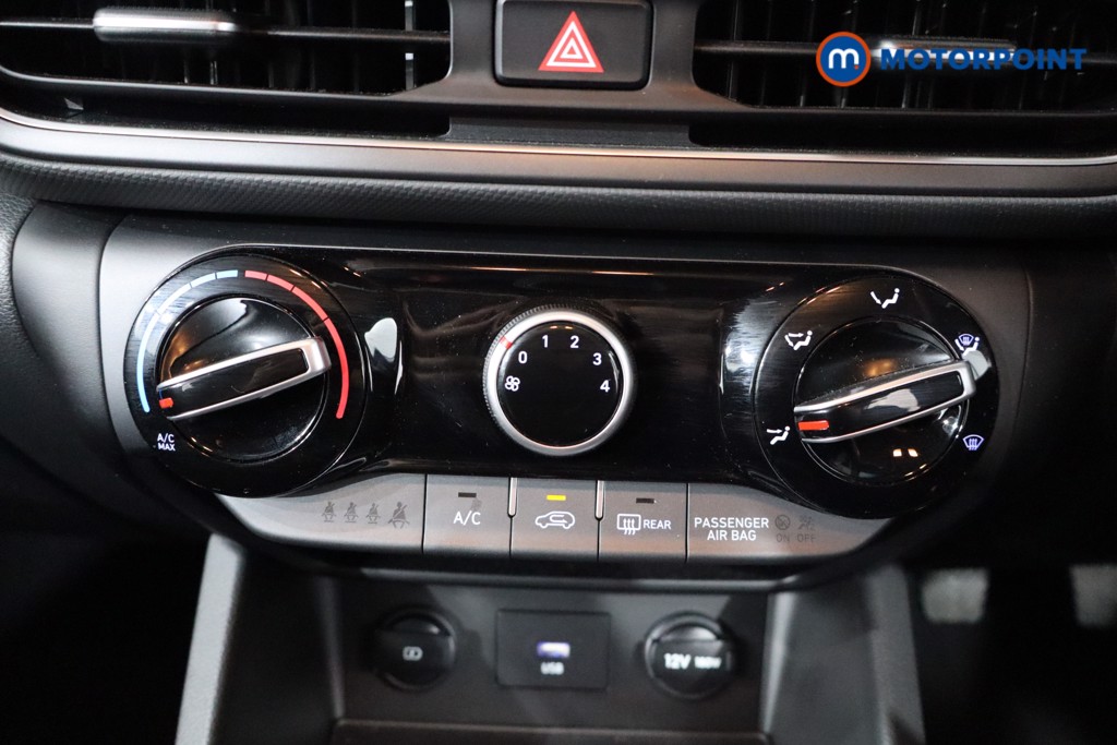 Hyundai Kona Se Connect Manual Petrol-Electric Hybrid SUV - Stock Number (1577948) - 17th supplementary image