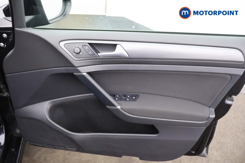 Volkswagen Golf SE Automatic Diesel Hatchback - Stock Number (1560057) - 9th supplementary image