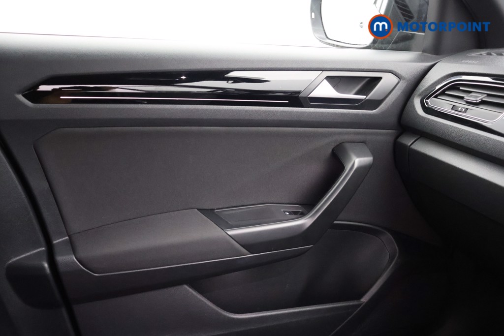 Volkswagen T-Roc Black Edition Manual Petrol SUV - Stock Number (1564762) - 7th supplementary image
