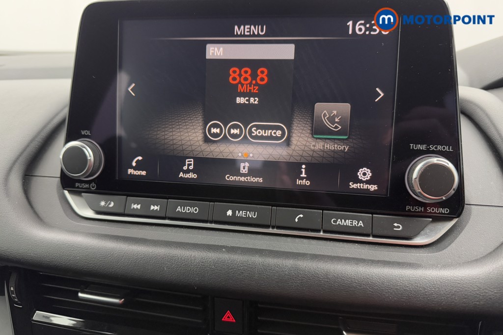 Nissan Qashqai Acenta Premium Automatic Petrol SUV - Stock Number (1568030) - 7th supplementary image