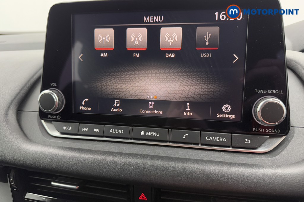 Nissan Qashqai Acenta Premium Automatic Petrol SUV - Stock Number (1568030) - 8th supplementary image