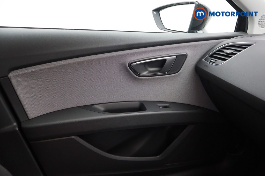 Seat Leon Se Dynamic Manual Petrol Hatchback - Stock Number (1569091) - 8th supplementary image