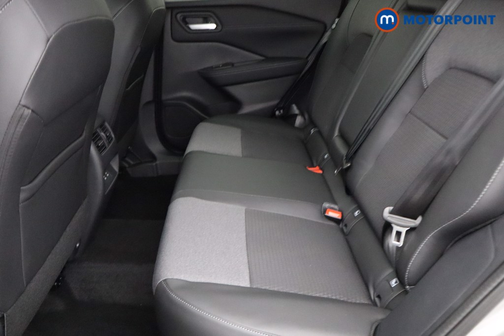 Nissan Qashqai N-Connecta Automatic Petrol SUV - Stock Number (1569470) - 24th supplementary image