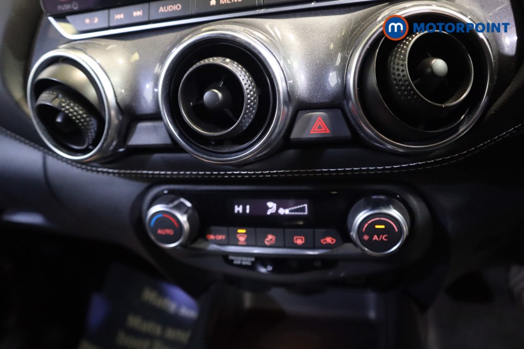 Nissan Juke N-Connecta Automatic Petrol SUV - Stock Number (1569821) - 5th supplementary image