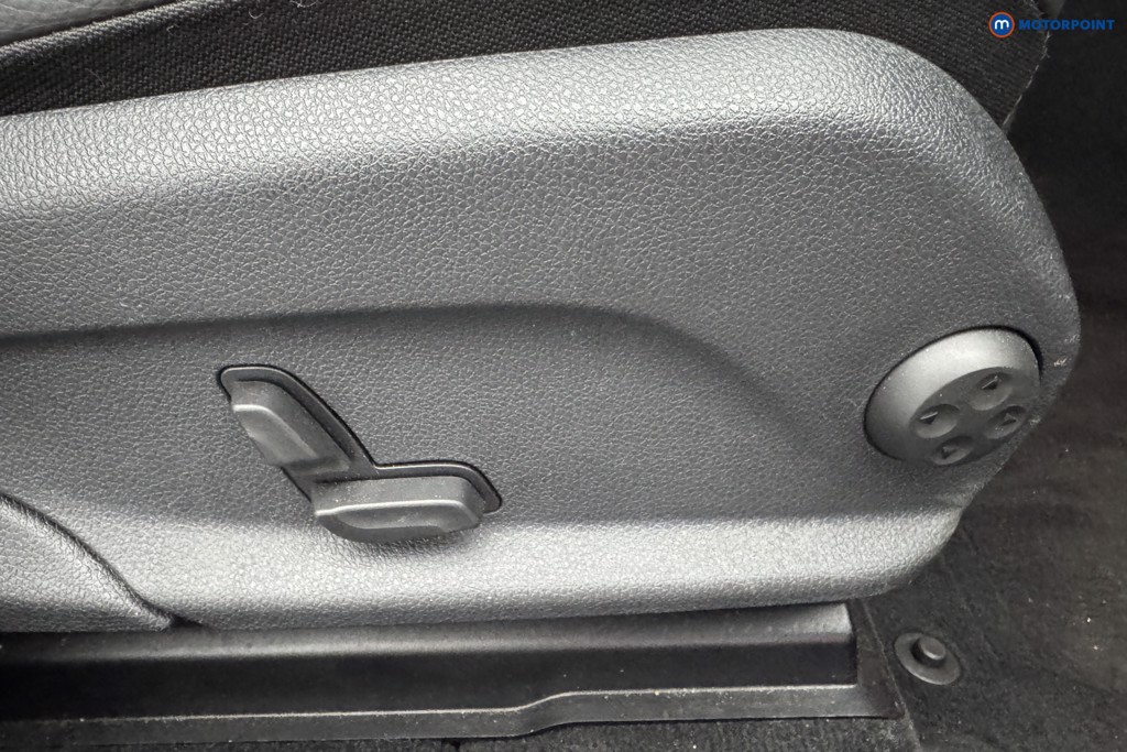 Mercedes-Benz GLC Amg Line Automatic Petrol Plug-In Hybrid SUV - Stock Number (1570197) - 21st supplementary image