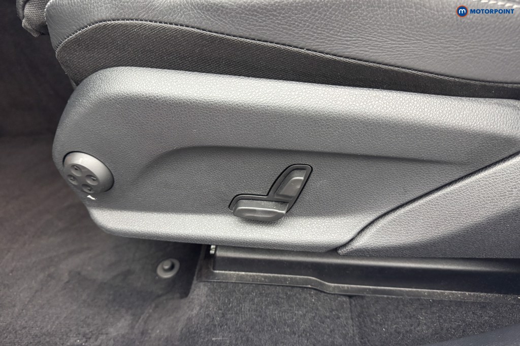 Mercedes-Benz GLC Amg Line Automatic Petrol Plug-In Hybrid SUV - Stock Number (1570197) - 22nd supplementary image