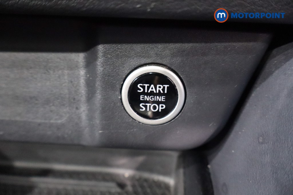 Nissan Qashqai Tekna Manual Petrol SUV - Stock Number (1570393) - 13th supplementary image