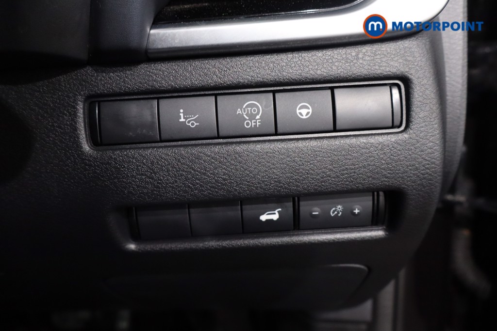 Nissan Qashqai Tekna Manual Petrol SUV - Stock Number (1570393) - 22nd supplementary image
