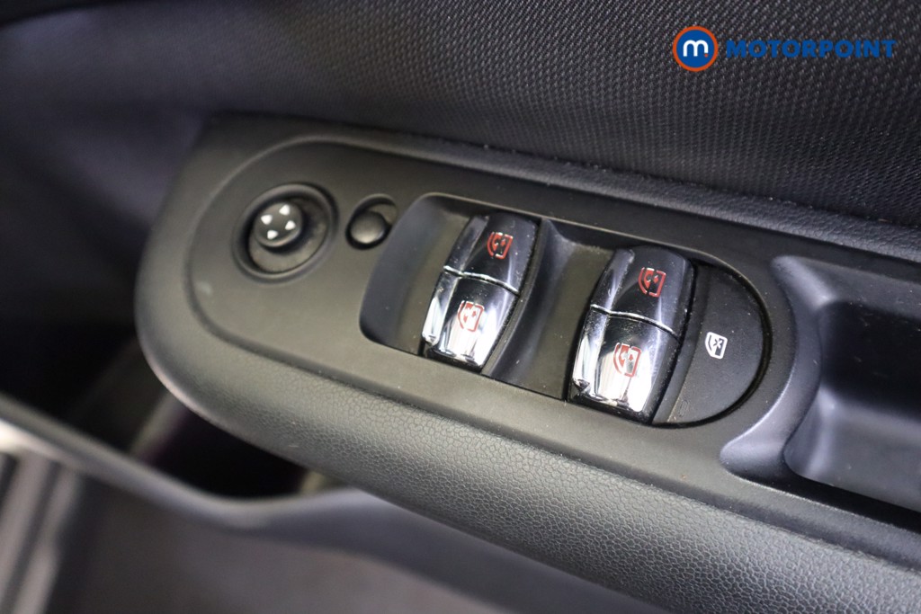 Mini Clubman Cooper Classic Manual Petrol Estate - Stock Number (1570541) - 7th supplementary image