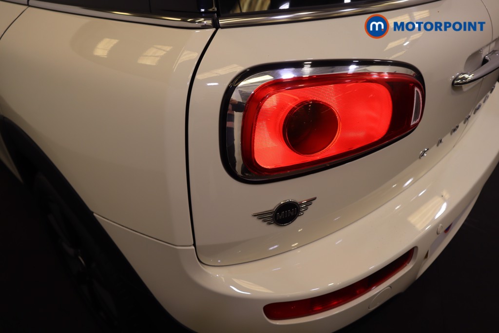 Mini Clubman Cooper Classic Manual Petrol Estate - Stock Number (1570541) - 21st supplementary image