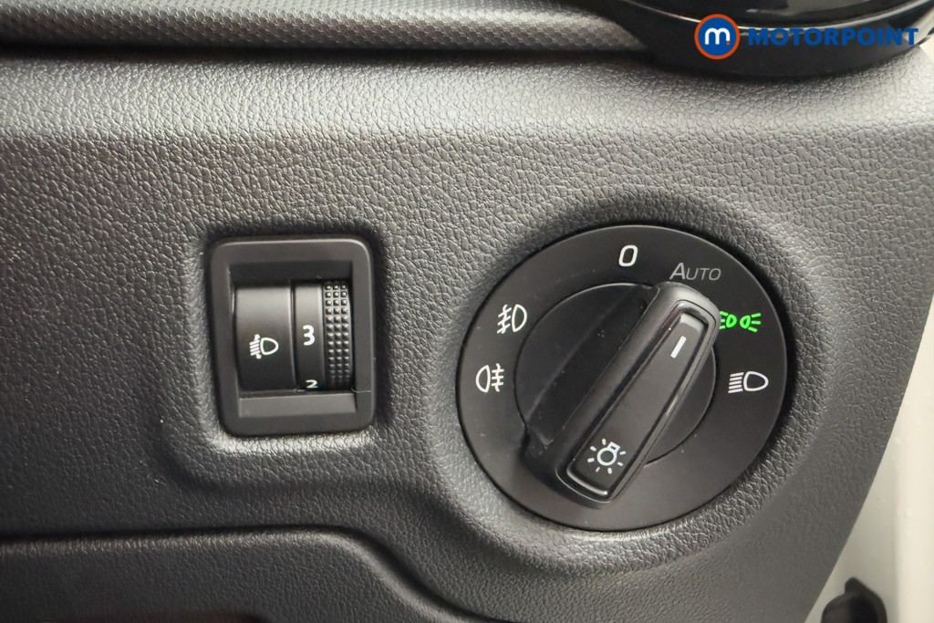 Skoda Fabia Colour Edition Manual Petrol Hatchback - Stock Number (1570641) - 19th supplementary image